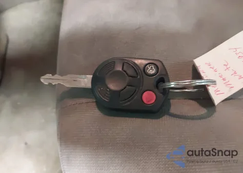 2008 Mercury Mariner V6 z USA, uszkodzony, nr VIN 4M2CU81178KJ21934